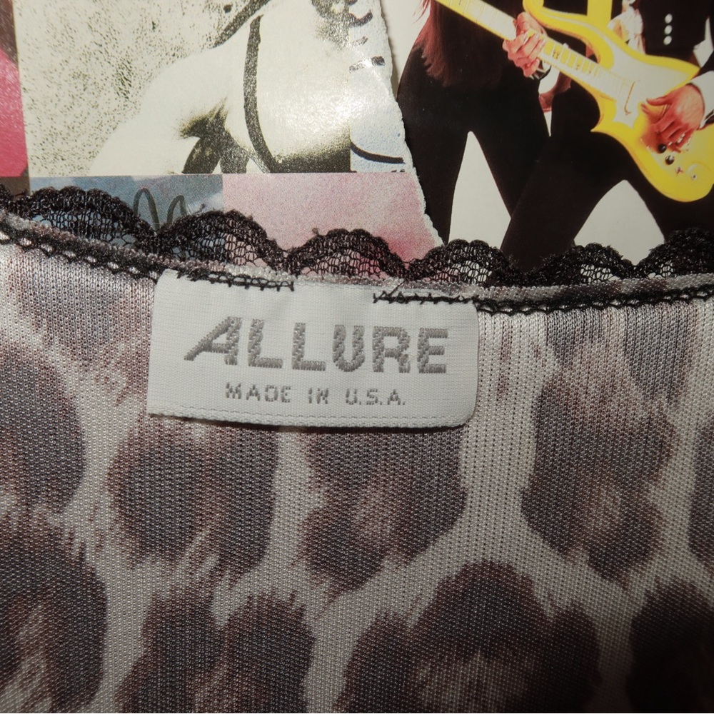 Allure Leopard Print Dress - Picture 5 of 6